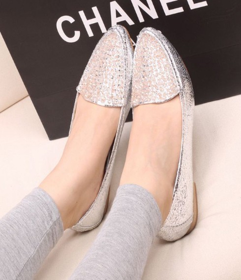 Nổi bật cùng giày ánh kim lấp lánh