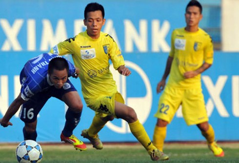 HLV Phan Thanh Hùng mang 6 học trò ở Hà Nội T&T lên ĐTQG