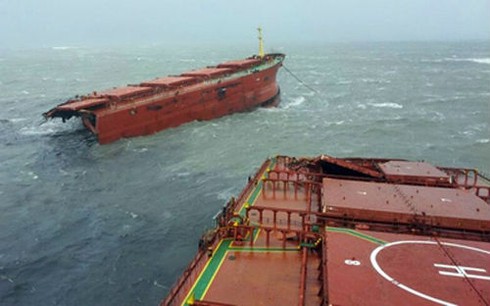 “Siêu bão” mạnh nhất 10 năm qua, tàn phá Hàn Quốc