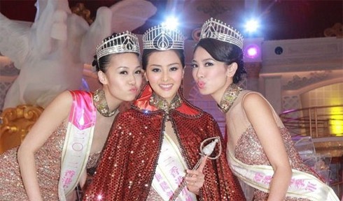 Nhan sắc của hoa hậu Hong Kong bị chê tơi bời