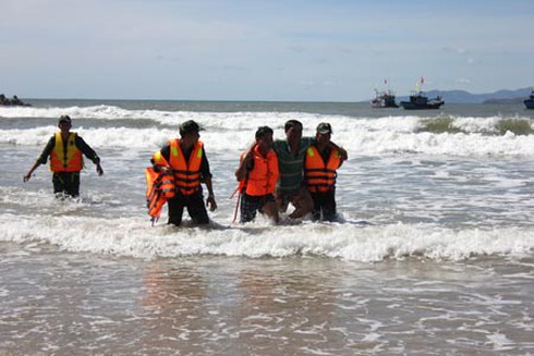 Xem dân Quảng Ngãi ứng phó sóng thần 'giả'