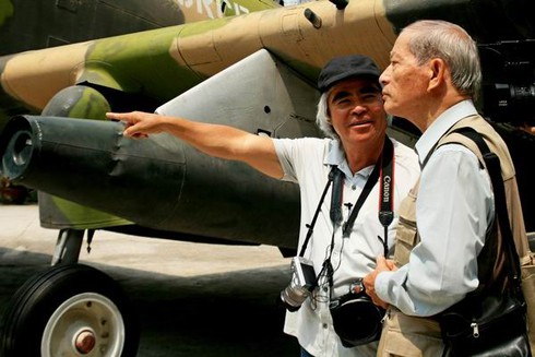 Phóng viên ảnh Đoàn Công Tính: `Khi tôi ra chiến trường máy ảnh là vũ khí`