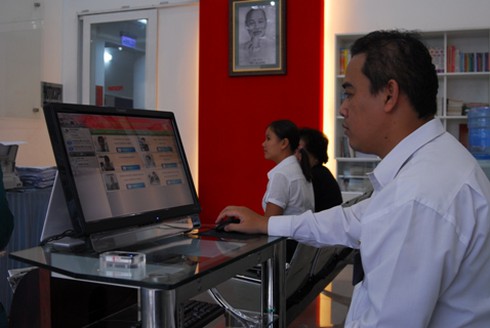 Máy chấm điểm lãnh đạo: Có lại thành... thừa