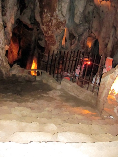 Rằm tháng Bảy xuống thăm động âm phủ ở Ngũ Hành Sơn