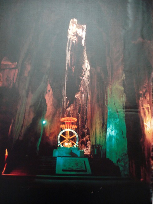 Rằm tháng Bảy xuống thăm động âm phủ ở Ngũ Hành Sơn