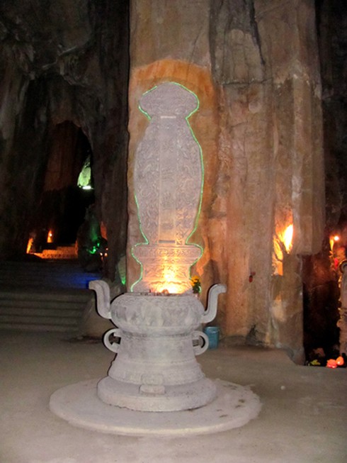 Rằm tháng Bảy xuống thăm động âm phủ ở Ngũ Hành Sơn