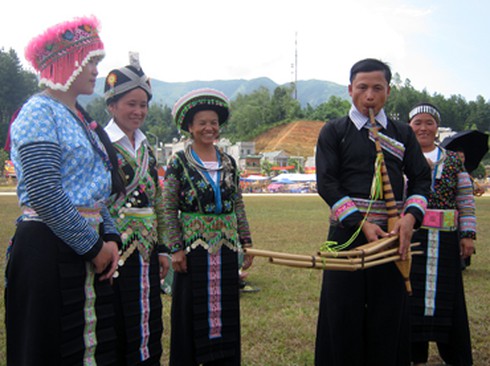 Đặc sắc Tết Độc lập của người Mông ở Lai Châu