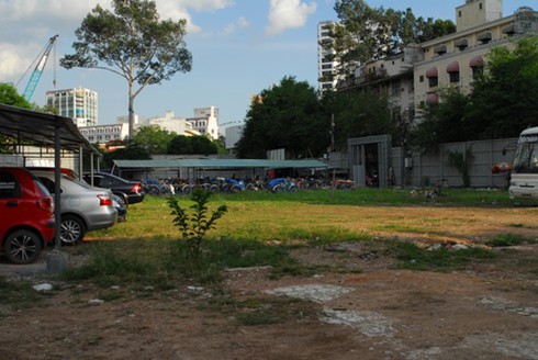 Những đại gia chiếm đất vàng bỏ hoang giữa trung tâm Sài Gòn