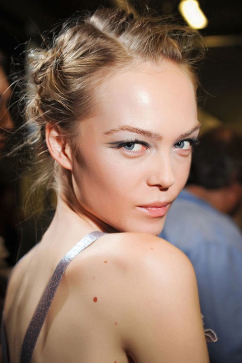 Tóc rối lãng mạn cho ngày cưới