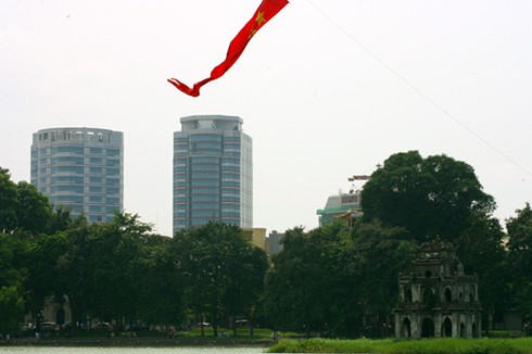 Nhà cao tầng phá cảnh quan hồ Gươm