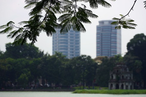 Nhà cao tầng phá cảnh quan hồ Gươm