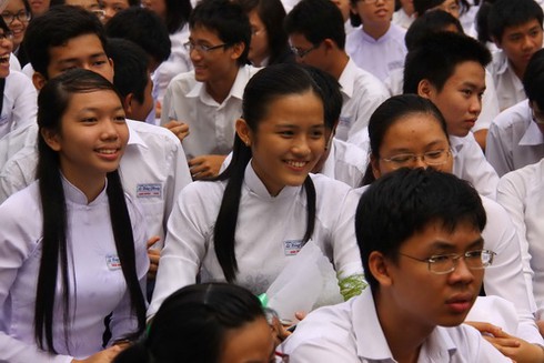 Rạng ngời nụ cười trẻ thơ ngày khai trường