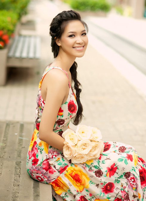 4 kiểu tóc đẹp mê mẩn của Hoa hậu