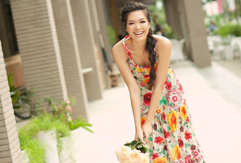 4 kiểu tóc đẹp mê mẩn của Hoa hậu