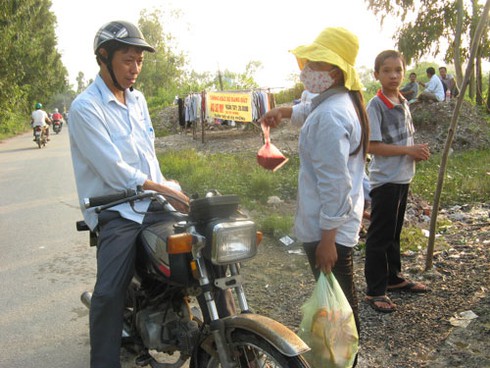 Bất chấp dịch cúm độc, vẫn bán, giết mổ gia cầm lưu động