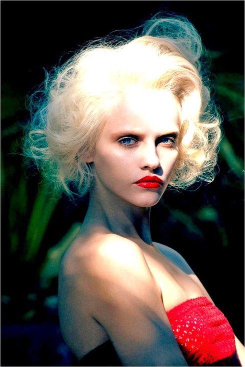 Tạo kiểu tóc sexy chỉ trong một phút