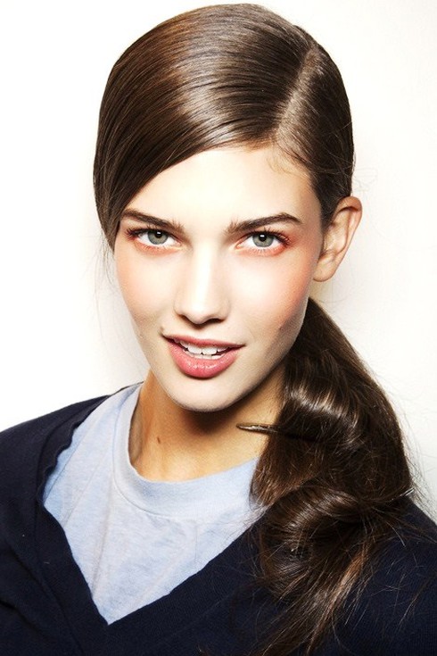 Tạo kiểu tóc sexy chỉ trong một phút