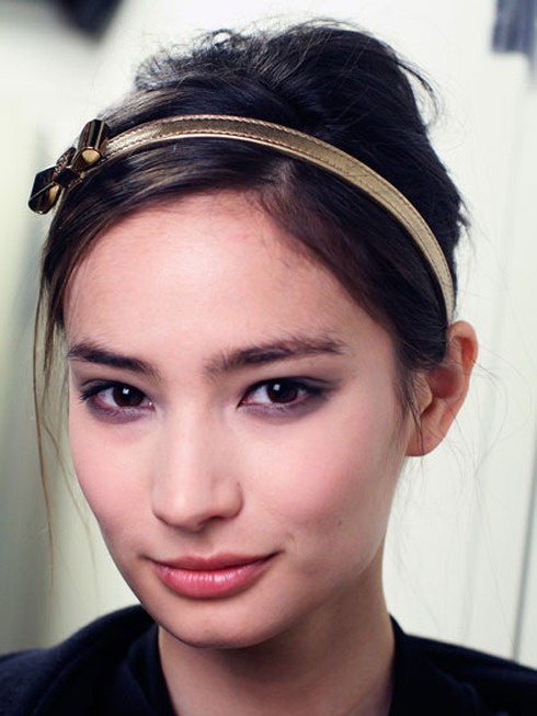 Đẹp dịu dàng với mắt khói ban ngày