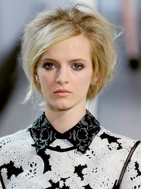 Đẹp dịu dàng với mắt khói ban ngày