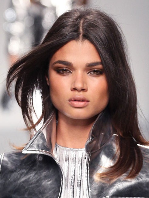 Đẹp dịu dàng với mắt khói ban ngày