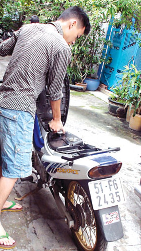 Cảnh sát giao thông giải cứu xe đua trái phép