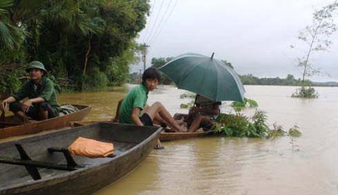 8 người chết, mất tích trong đợt lũ đầu tiên tại miền Trung