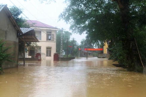 8 người chết, mất tích trong đợt lũ đầu tiên tại miền Trung