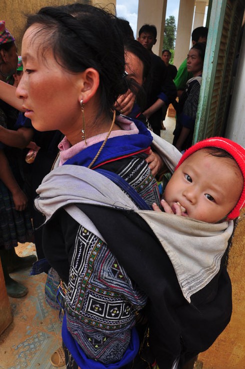 Vợ con khắc khoải chờ tìm thi thể người cuối cùng