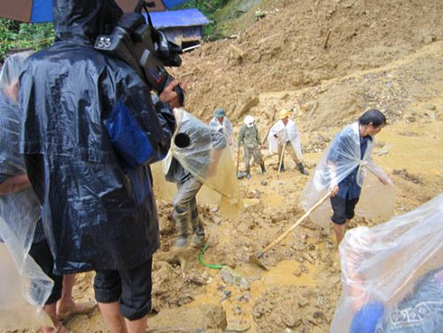 Thủ tướng yêu cầu làm rõ nguyên nhân sạt lở đất ở Yên Bái