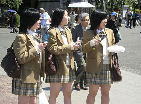 Nữ sinh Nhật Bản ngày càng ít hứng thú với tình dục