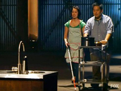 Hành trình trở thành Vua đầu bếp của cô gái khiếm thị gốc Việt