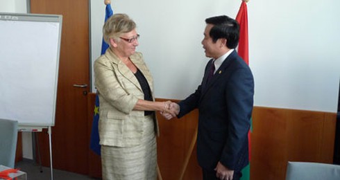 Tăng cường hợp tác với Hungary, Ba Lan và Pháp trong lĩnh vực TT&TT