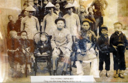 Khám phá dinh thự vua Mèo trên cao nguyên đá