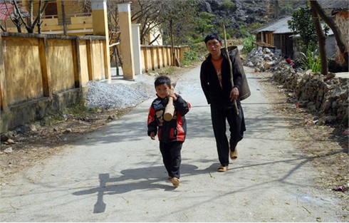 Khám phá dinh thự vua Mèo trên cao nguyên đá