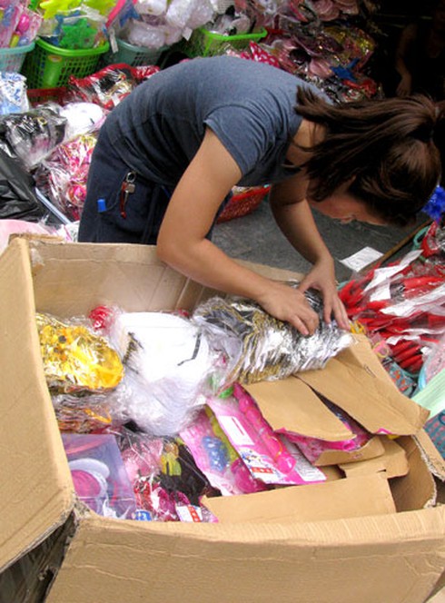 Rự rỡ Trung thu sớm trên phố Hàng Mã