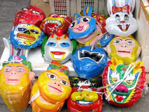 Rự rỡ Trung thu sớm trên phố Hàng Mã