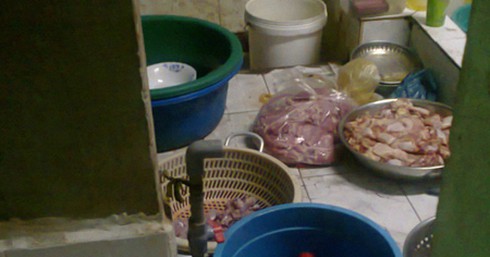 Hãi hùng cơm bẩn sinh viên