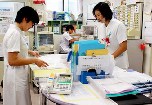 Đưa điều dưỡng viên sang Nhật Bản làm với thu nhập khủng