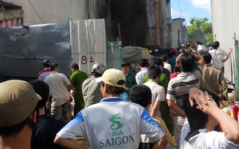 Hoả hoạn thiêu rụi kho phế liệu