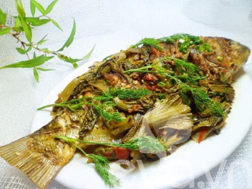 Cá chép om dưa cho ngày lạnh