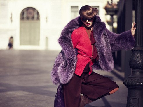 Mặc đẹp với áo khoác lông thú mùa thu đông