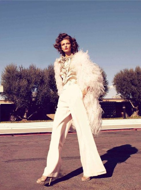 Mặc đẹp với áo khoác lông thú mùa thu đông