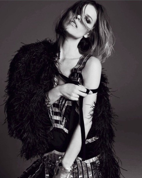 Mặc đẹp với áo khoác lông thú mùa thu đông