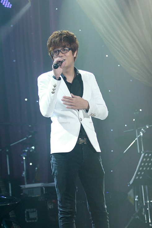 Bùi Anh Tuấn 'đụng' hot boy Noo Phước Thịnh