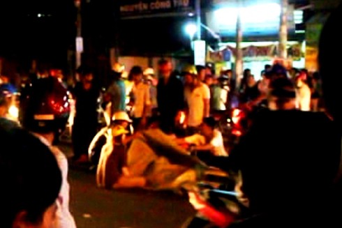 Tự tông dải phân cách, nam sinh viên chết thảm