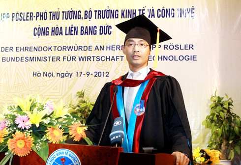 Bộ trưởng Đức gốc Việt: Ấn tượng sự học của người Việt