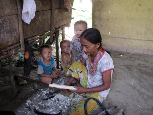 Chuyển đất rừng thành đất sản xuất cho dân thuỷ điện Sông Tranh 2