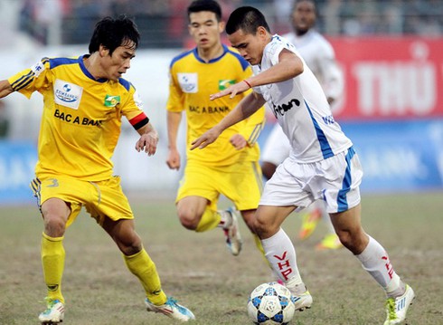 Huy Hoàng chịu 4 án kỷ luật