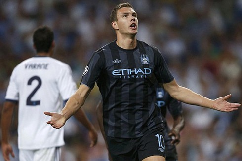 Ronaldo ghi bàn phút cuối, Real thắng nghẹt thở Man City