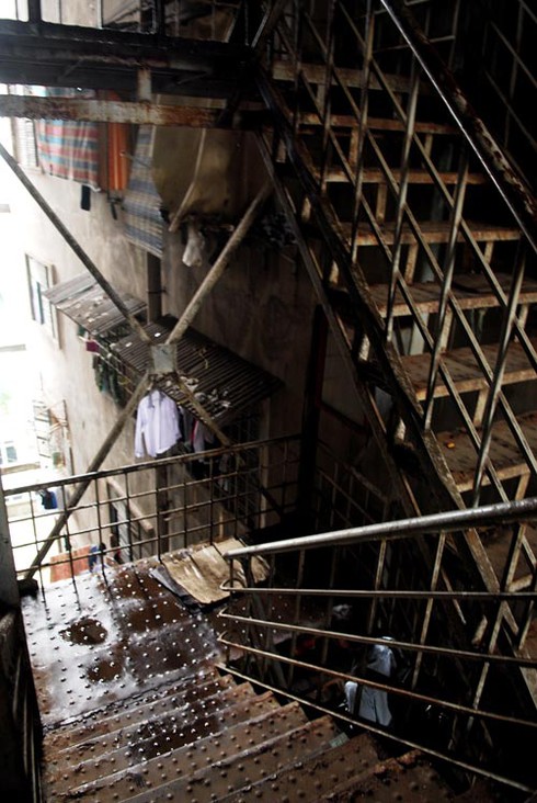 Cảnh sống lay lắt ở chung cư từng là bậc nhất Sài thành